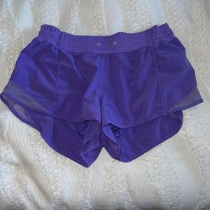 Lululemon Hotty Hot 2.5 Purple shorts